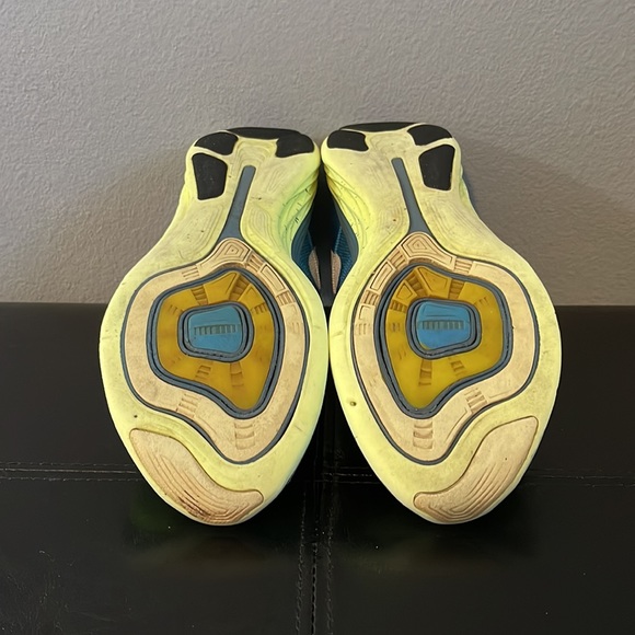 Size 9 Men’s Nike Flyknit Lunar 2 Volt Blue - Picture 5 of 6